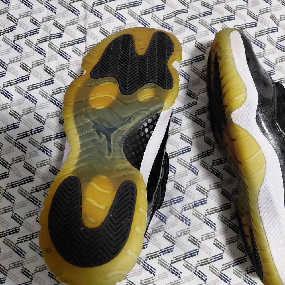 Jordan Black and Yellow Sneakers - Picture 8 of 8